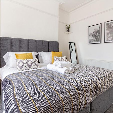 Host & Stay - Montpellier Villa Apartment Челтнем Екстер'єр фото